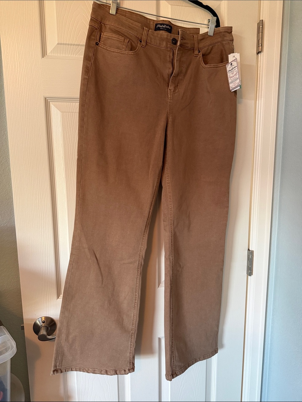 Flag & Anthem High Rise Cropped Straight-Leg Pants in Tan